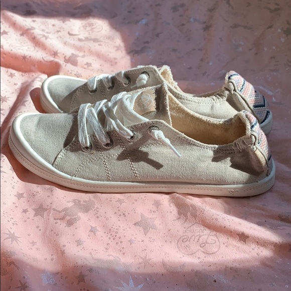roxy slip on tennis shoes